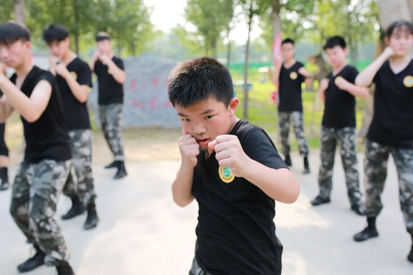 廣州6到10歲兒童參加軍訓夏令營費用呈上